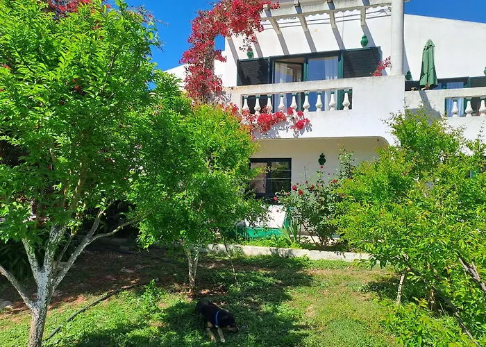 Av Fonte Coberta, Lagos, Villa Fonte Coberta