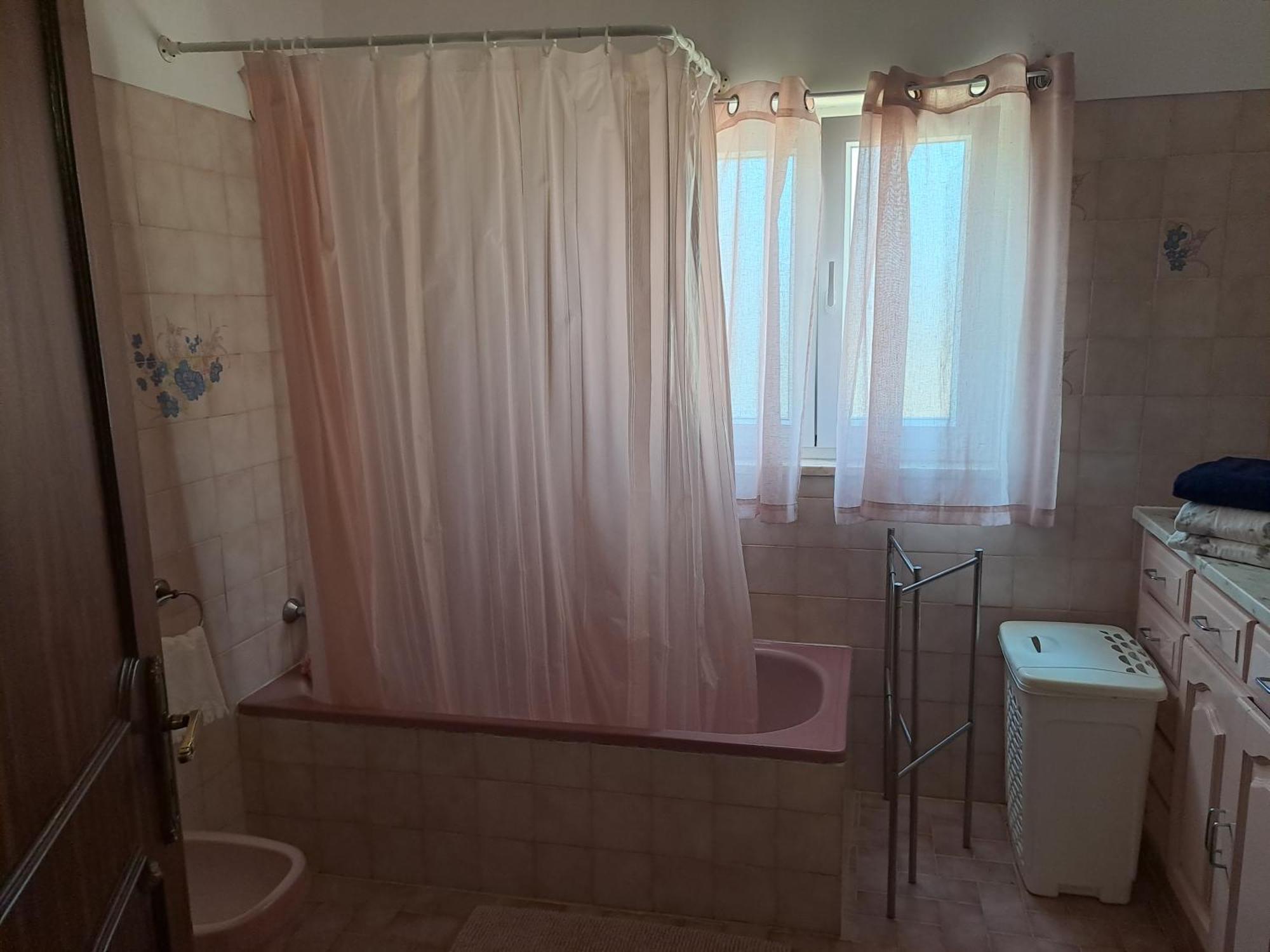 Av Fonte Coberta, Lagos, Fonte Coberta *